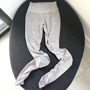 🧘‍♀️ Alo Yoga Gathered High-Waist Leggings – RARE - Melange Beige-Grey